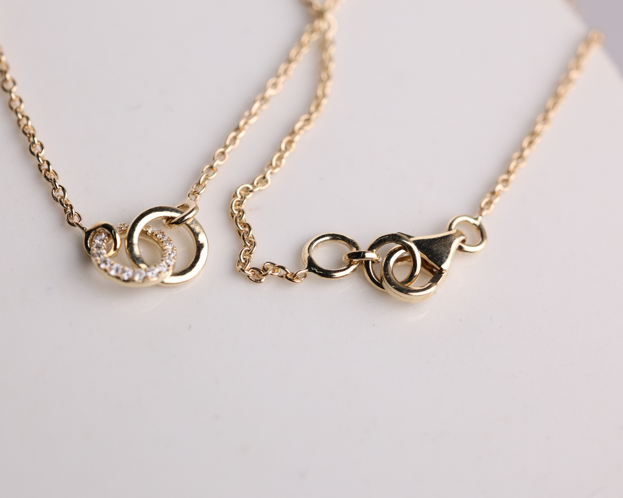 0.05 Ctw Diamond Intertwined Circle Necklace in 14K Solid Gold