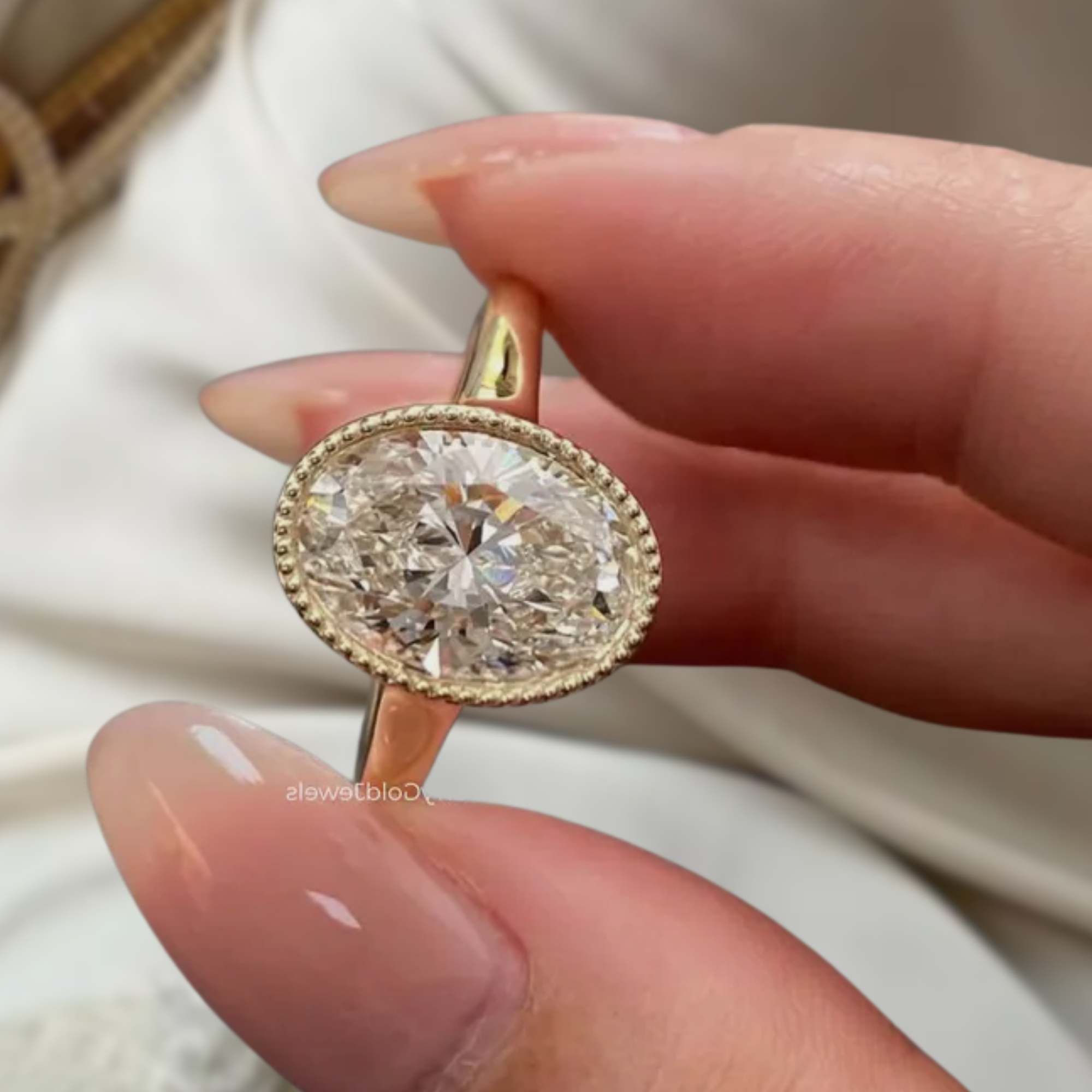 14K Gold Oval Cut Lab Grown Diamond Engagement Ring