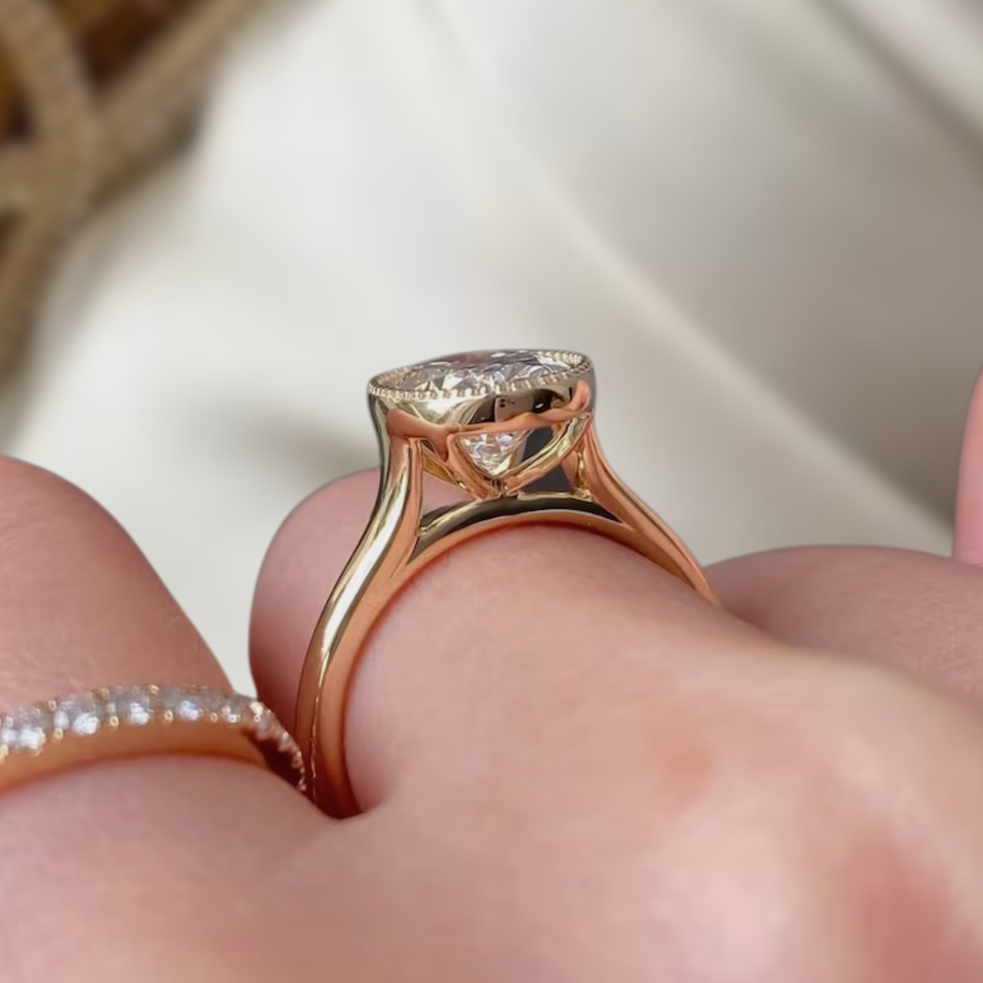 14K Gold Oval Cut Lab Grown Diamond Engagement Ring