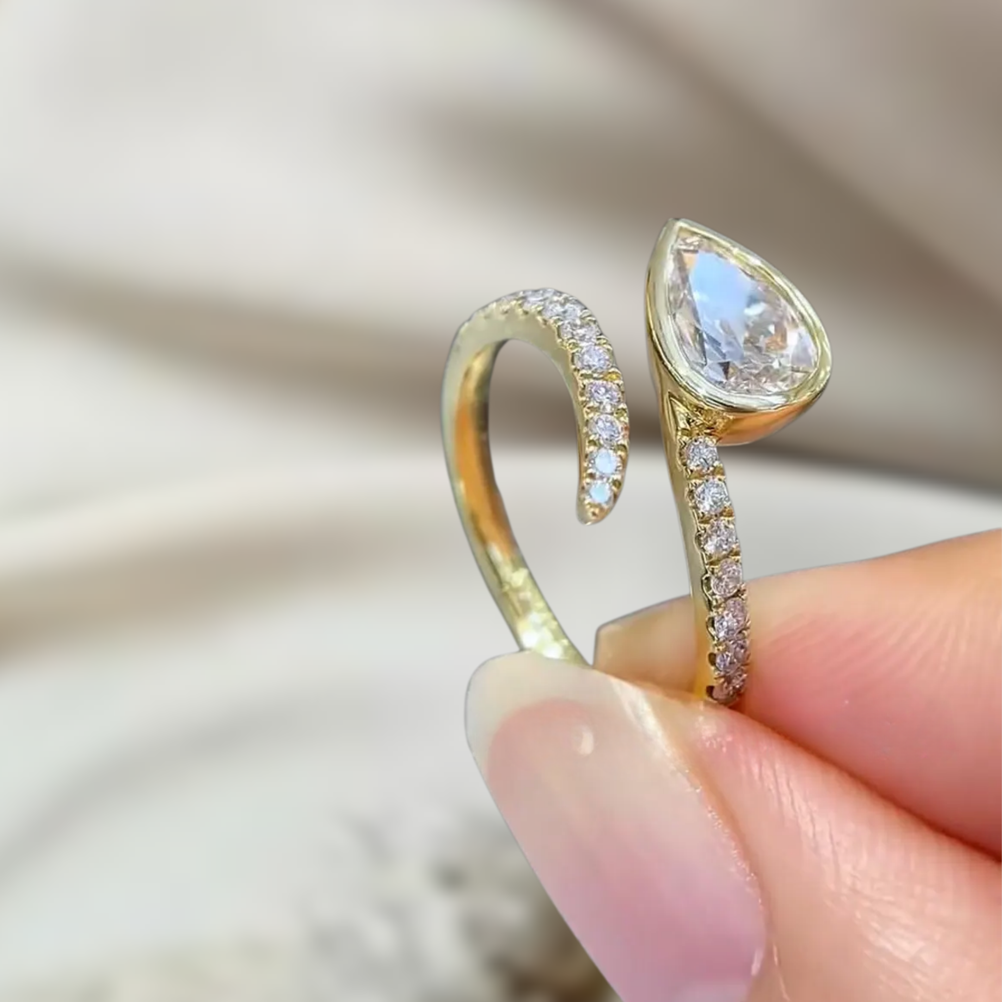  Gold Pear Shape Lab Grown Diamond