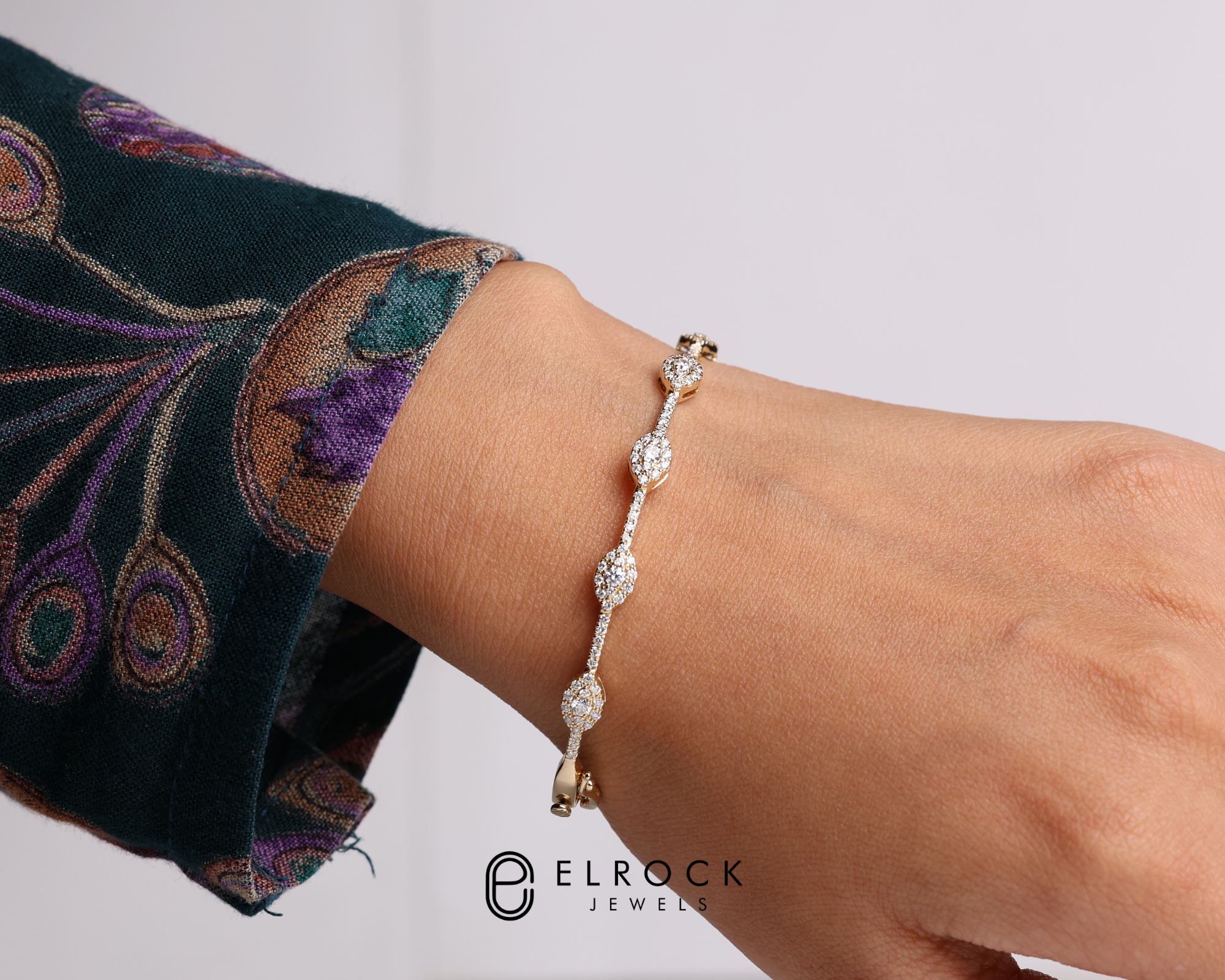14k Round Diamond Bangle Bracelet 