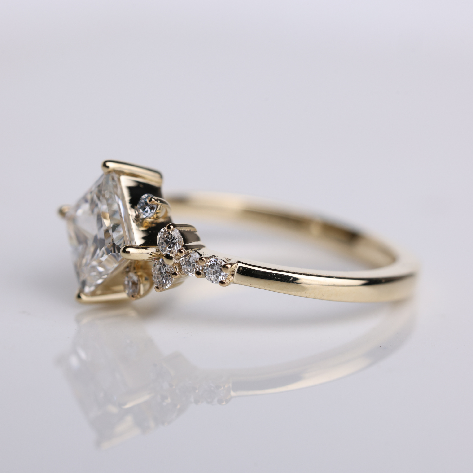 14K Gold 1.00 Carat Princess Cut Stylish Solitaire Engagement Ring