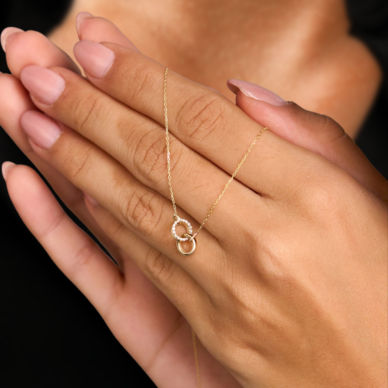 0.05 Ctw Diamond Intertwined Circle Necklace in 14K Solid Gold