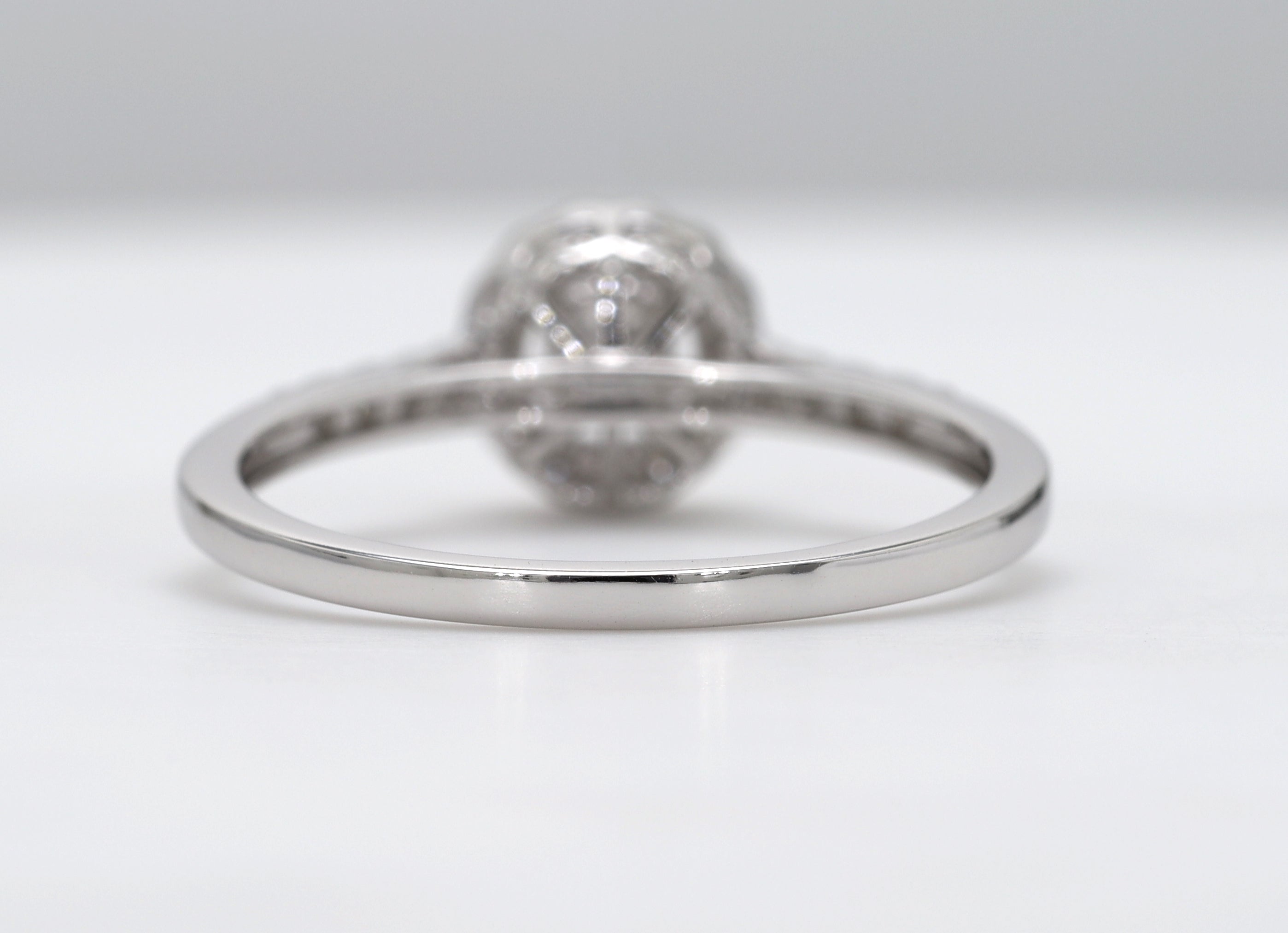 14K Gold Round Brilliant Cut Lab Created Diamond Ring