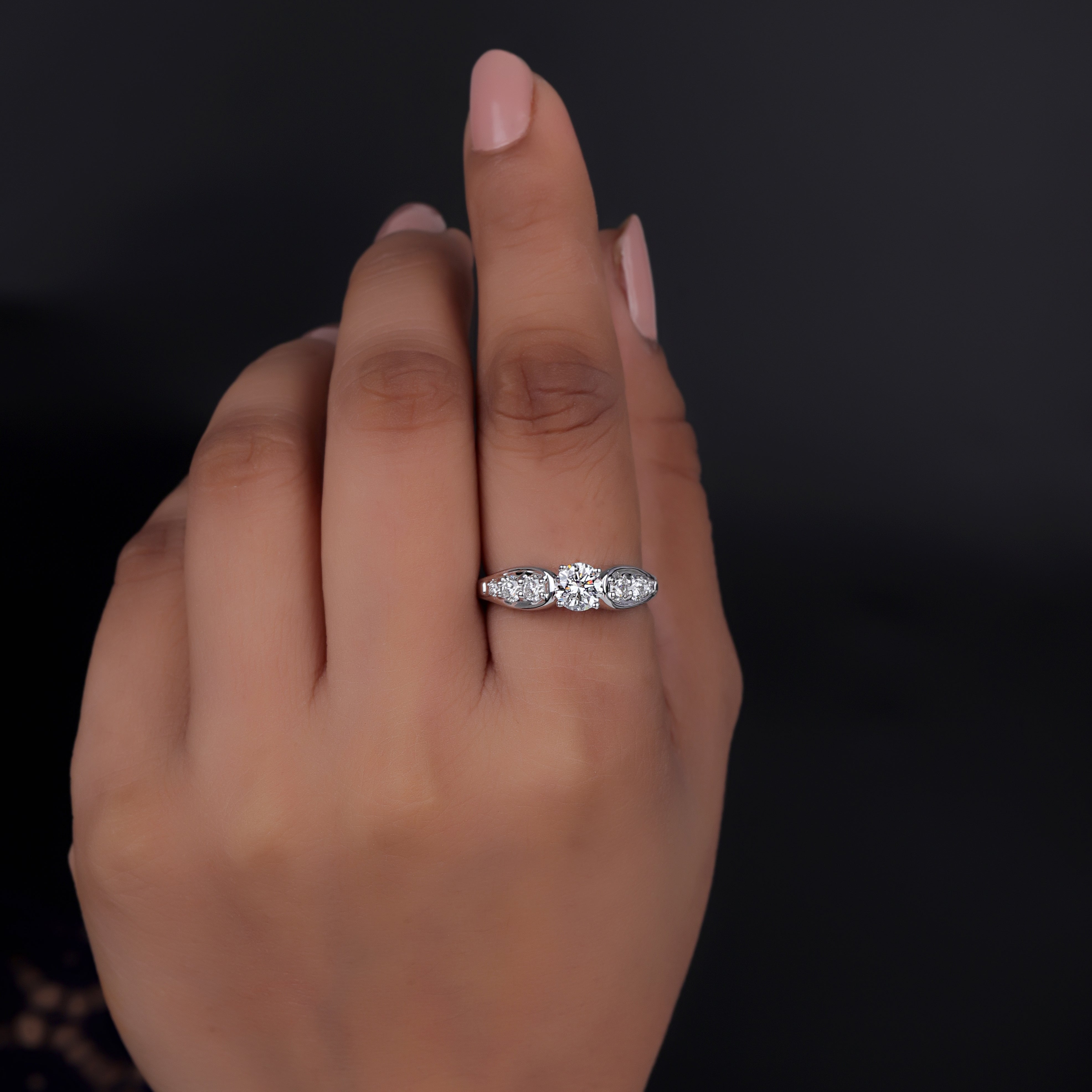 14K Gold Round Shape Lab Grown Diamond Engagement Ring