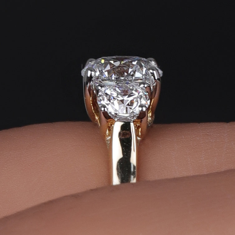 14K Gold 2.25 CT Colorless Round Cut Stone Engagement Ring