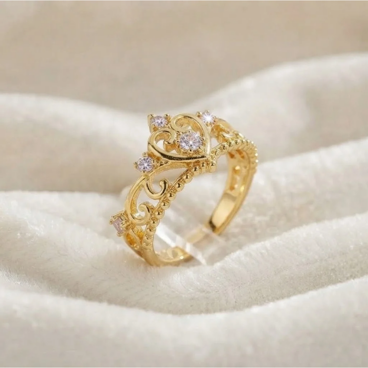 Vintage Heart Filigree Diamond Ring