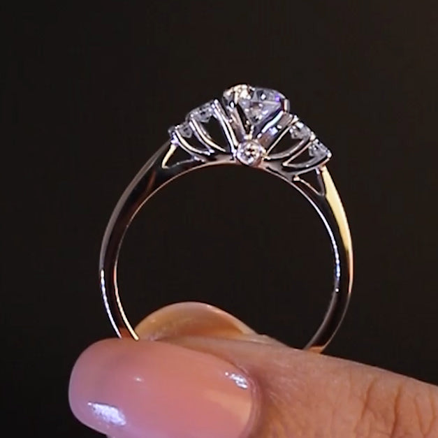 14K Round Cut Brilliant Diamond Engagement Ring