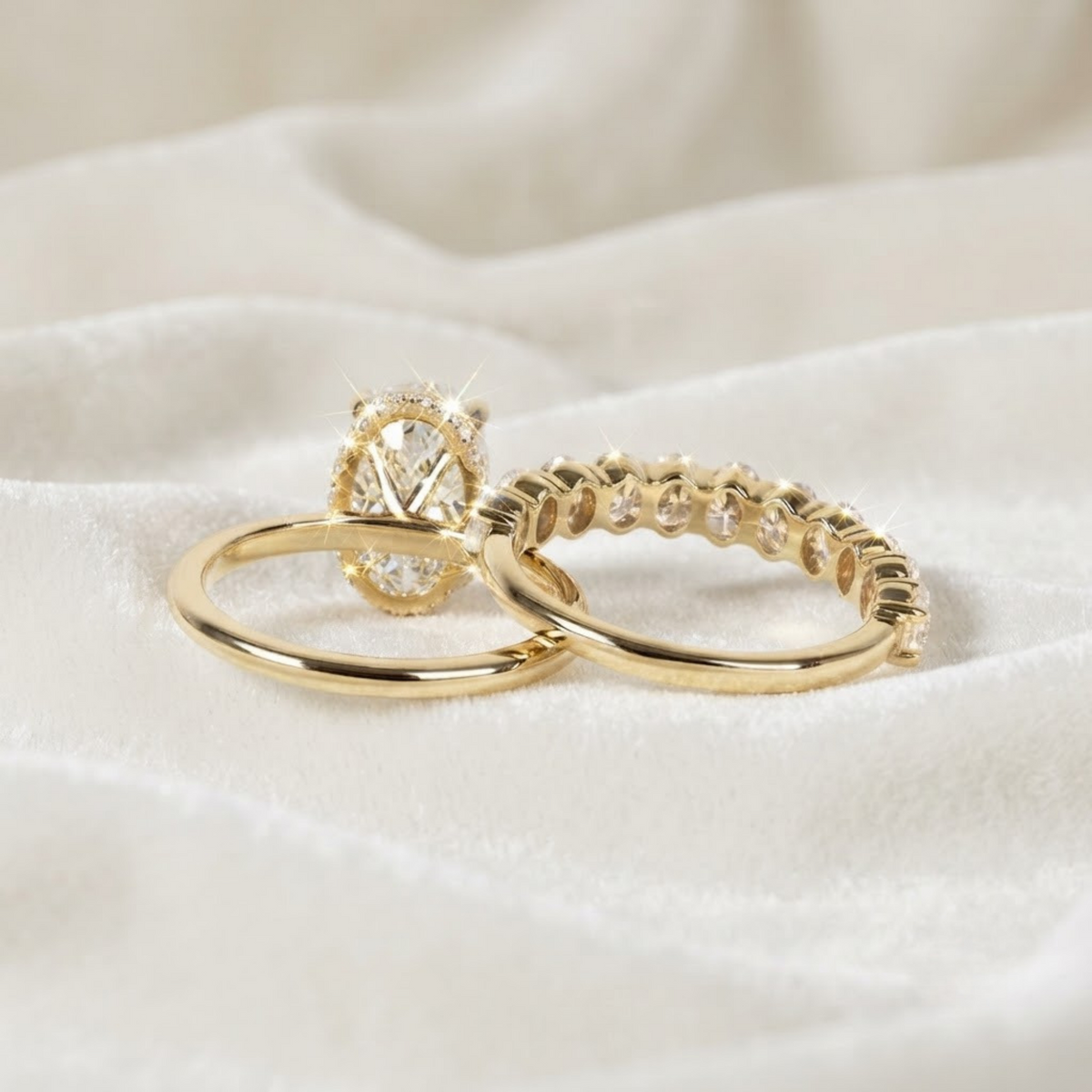 Oval Lab-Grown Diamond Bridal Ring Set