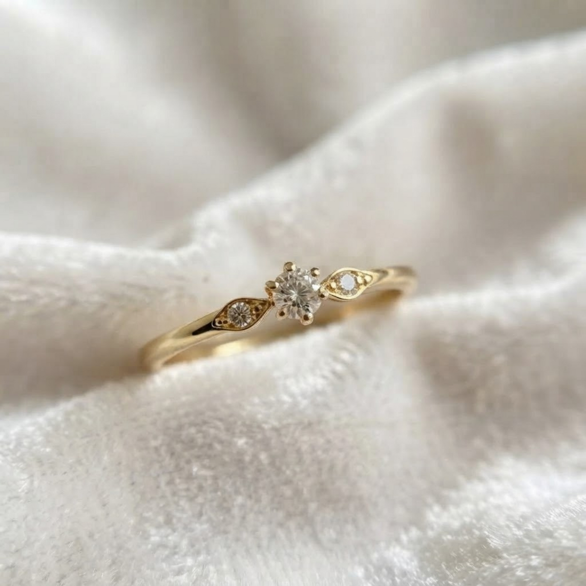 Round Diamond Leaf Accent Ring