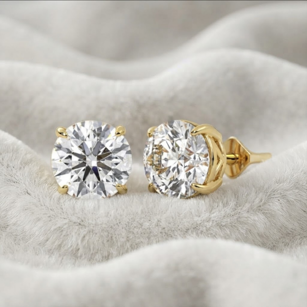 Round Diamond Solitaire Round Diamond Stud Earrings