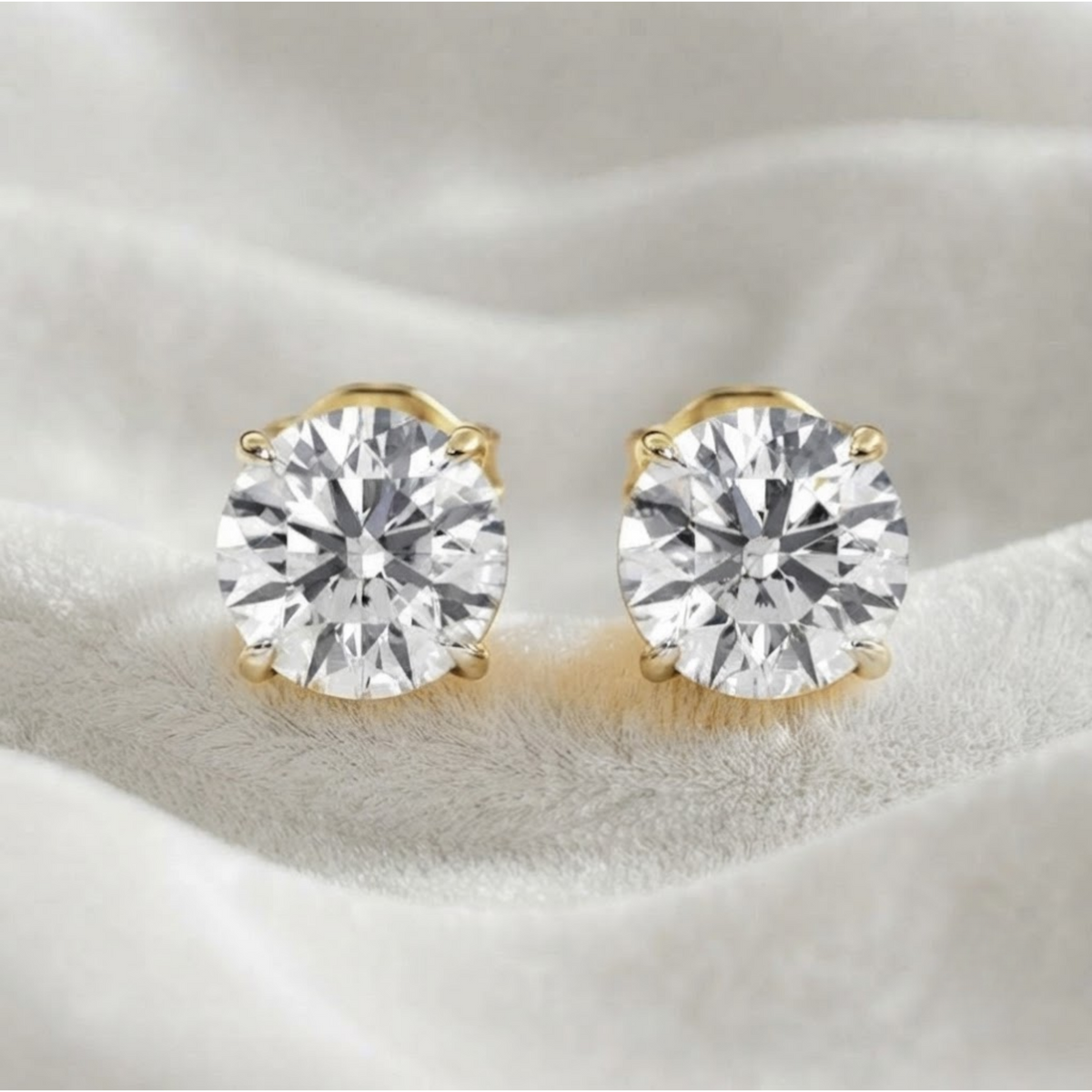 Round IDEAL Cut Lab Grown Diamond Stud Earrings
