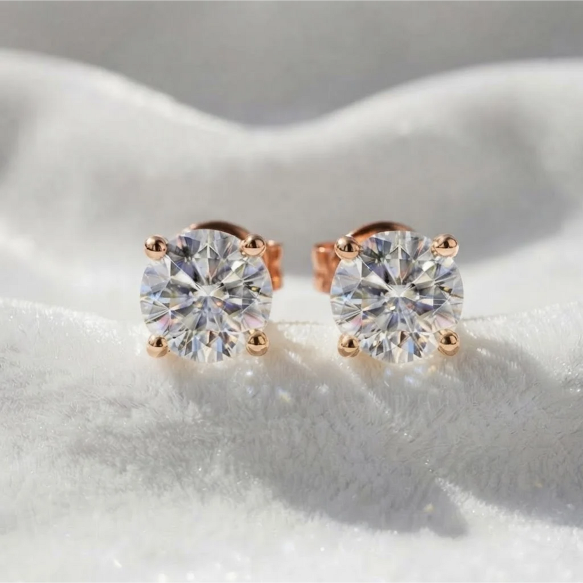 Lab Grown Round Diamond Stud Earrings