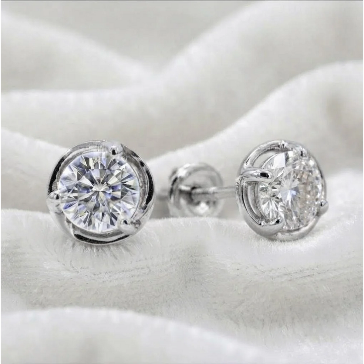 Three Prong Round Diamond Studs Earring For Women