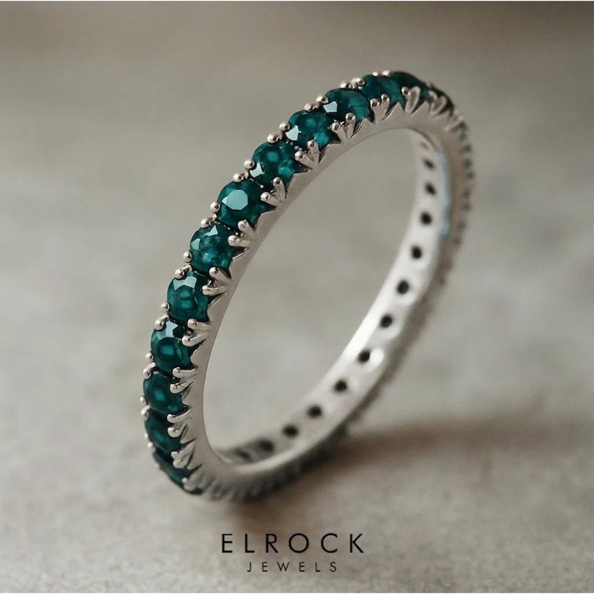 14K Saphir Eternity Ring aus 14 Karat in Teal Blue