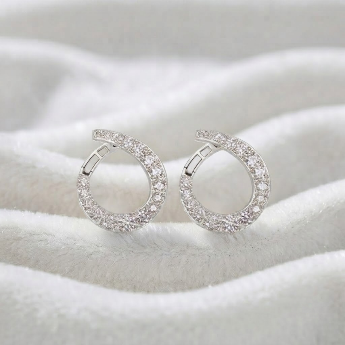 14 Karat Gold im Labor gezüchtete Diamant-Creolen (Hoop Huggie), Pavé-Fassung