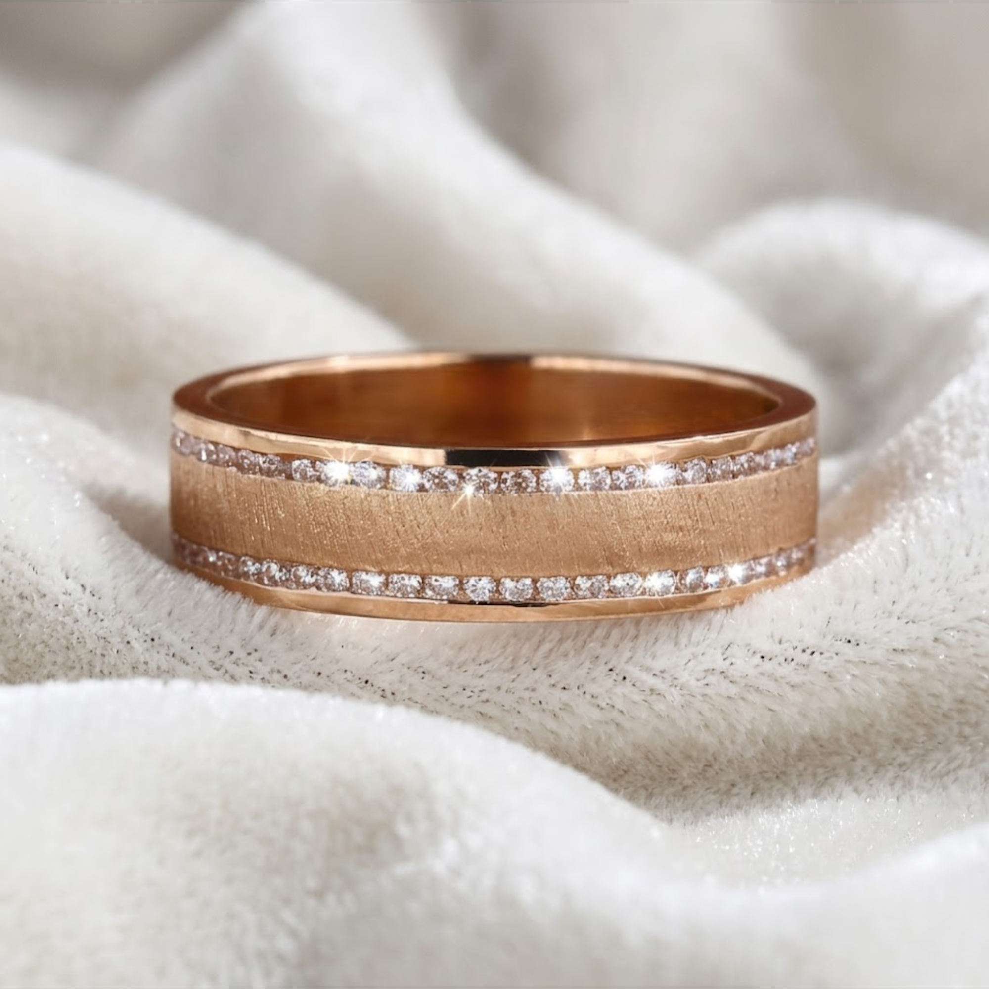 Round Lab Grown Men's Diamond Wedding Band