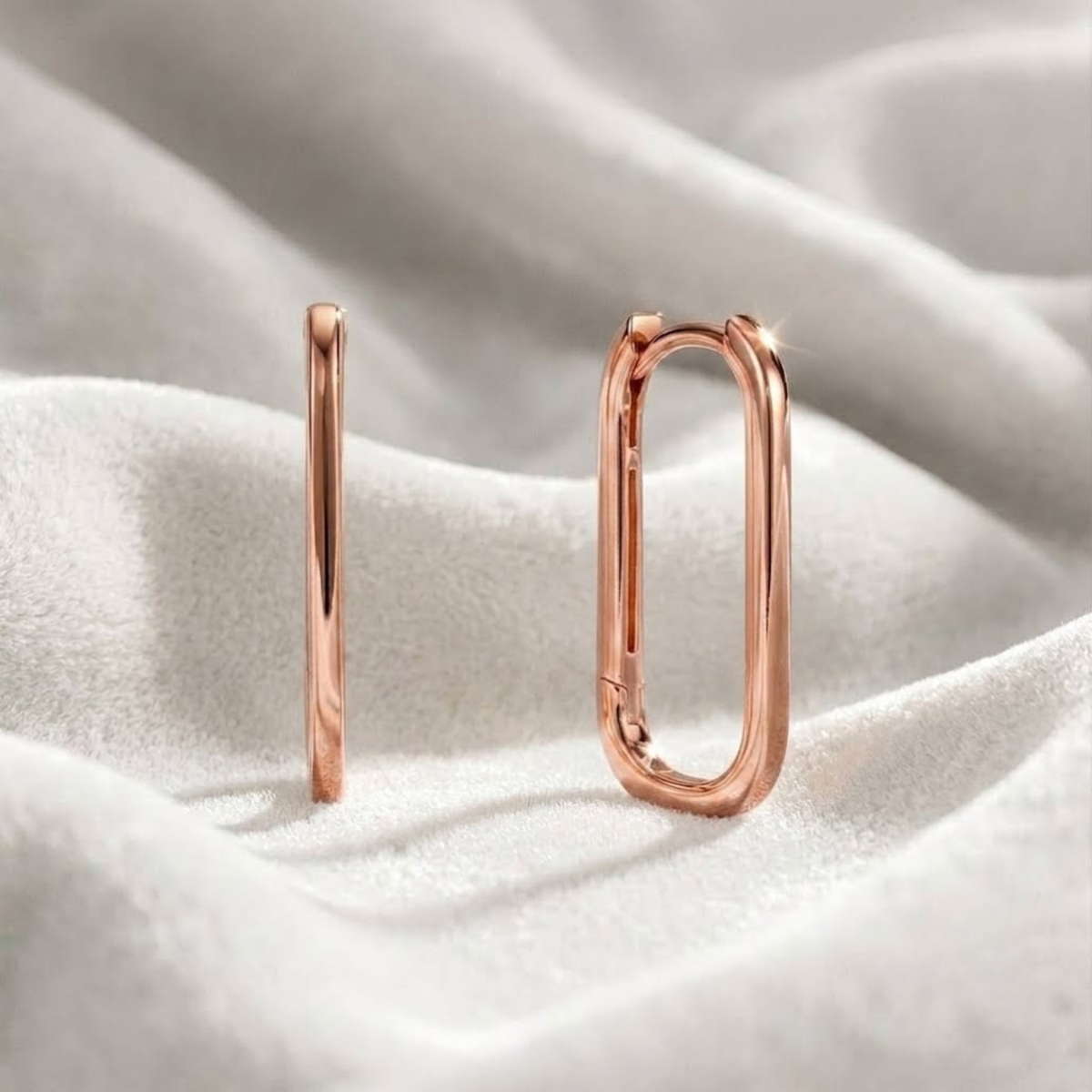 14K Gold Minimalistische Creolen Huggies Kleine Klappcreolen Alltags-Ohrringe