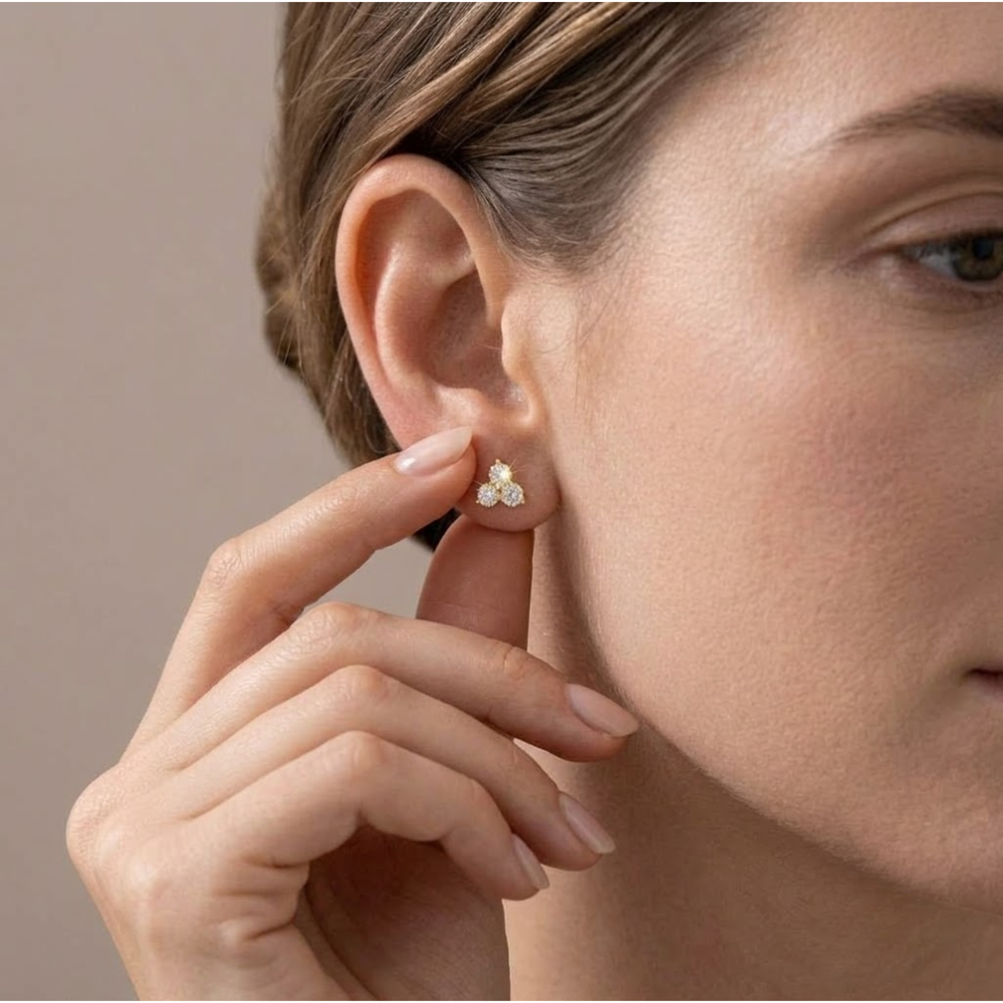 14K Gold Rundschliff Laborgezüchtete Diamanten Trio Winzige Ohrstecker