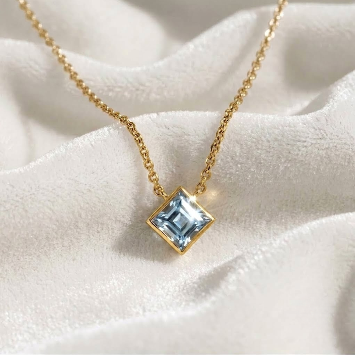 14K Gold Asscher-Schliff Lünettengefasster London Blue Topas Anhänger