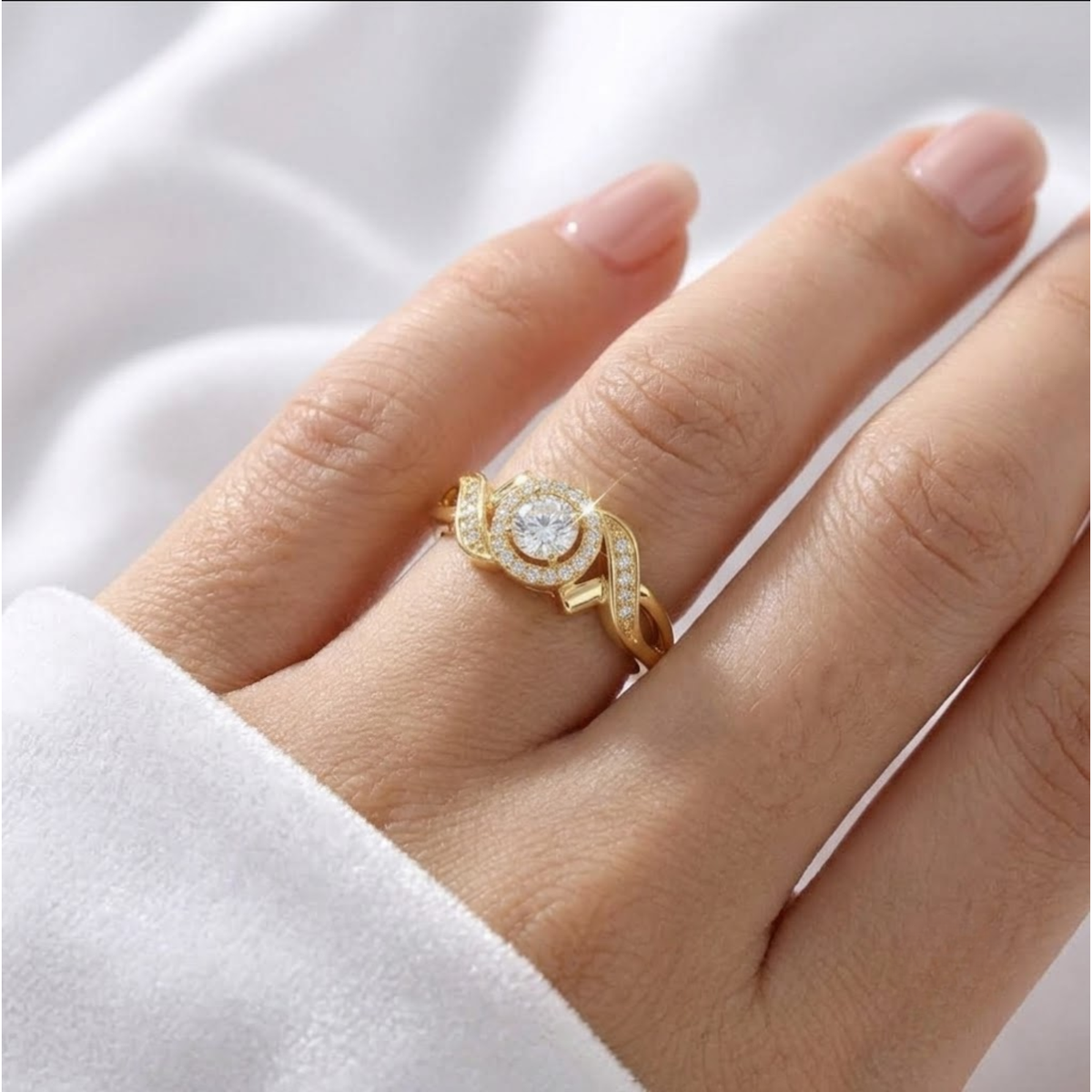 Gold Round Lab Grown Diamond Engagement Ring