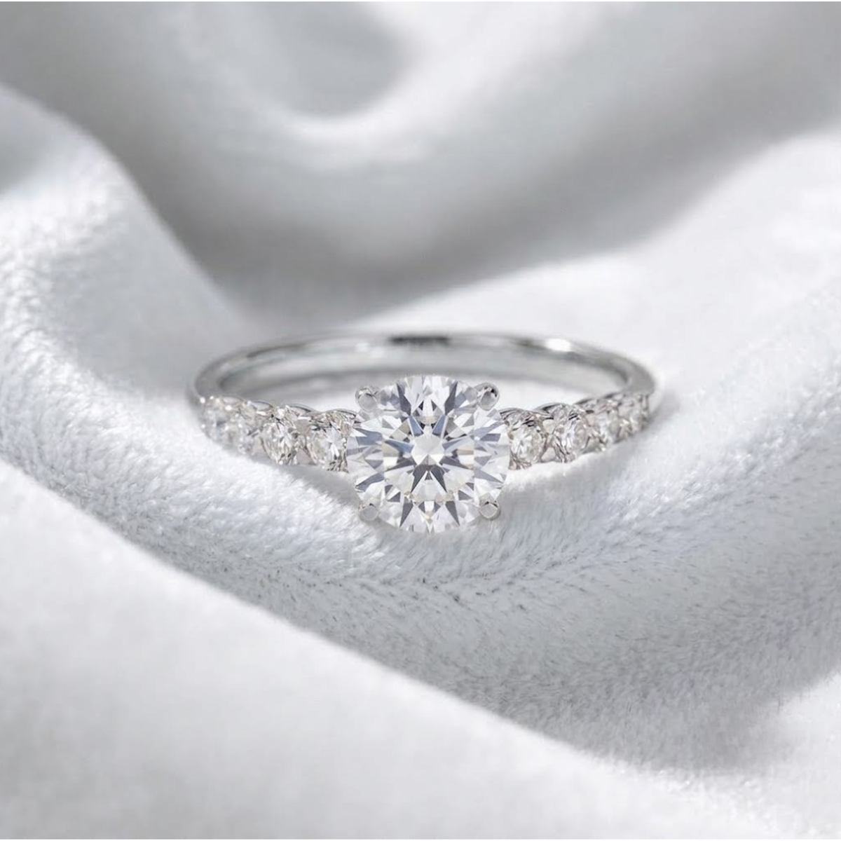 Eleganter 14K Laborgezüchteter Diamant-Verlobungsring