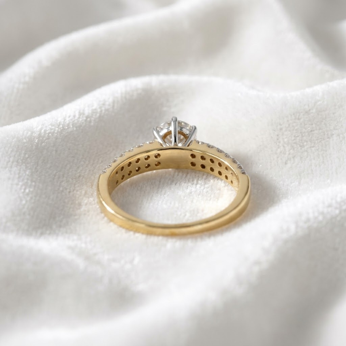 Round Cut Lab Grown Diamond Solitaire Engagement Ring