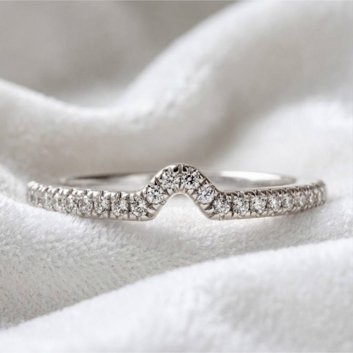 Round Lab Grown Diamond Curved Ring