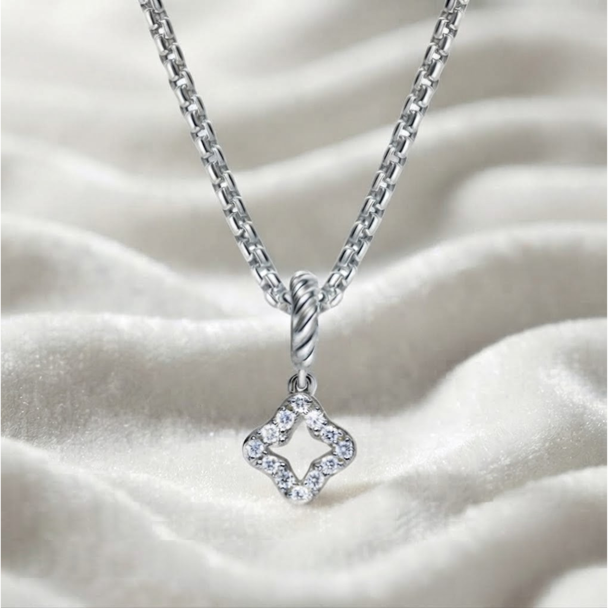 Leaf Clover with Diamond Necklace