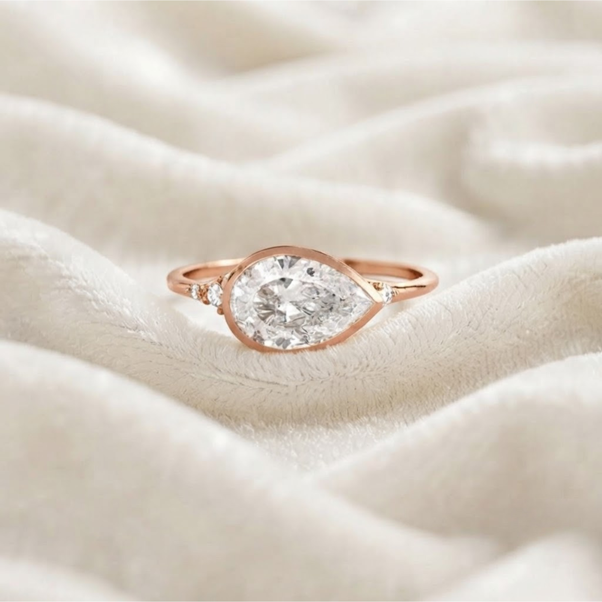 Oval Cut Engagement Ring