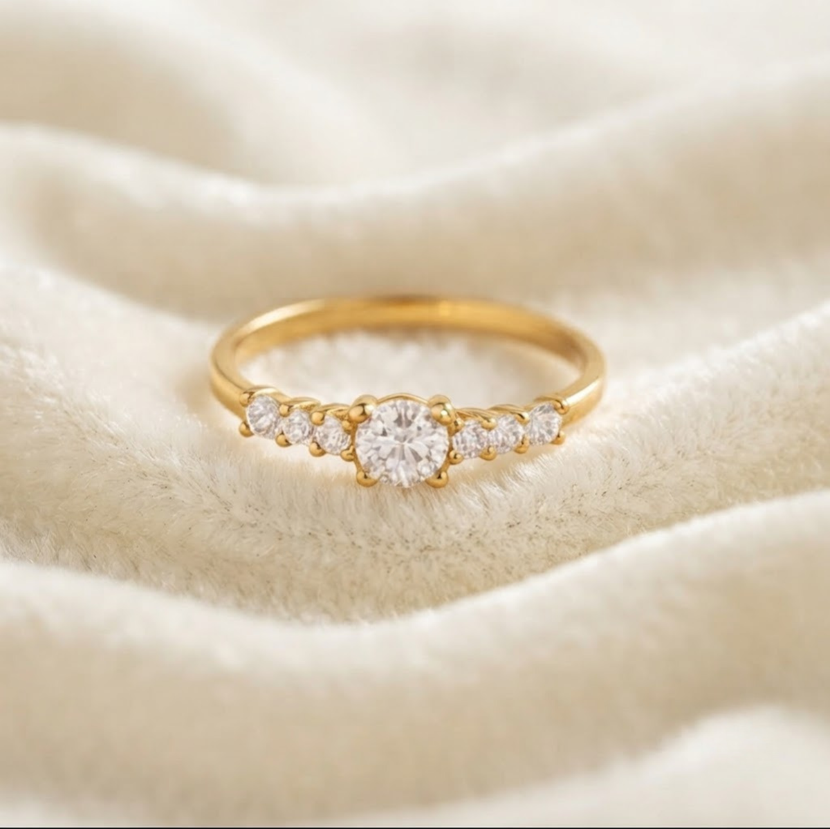 Round Lab Grown Diamond Engagement Ring