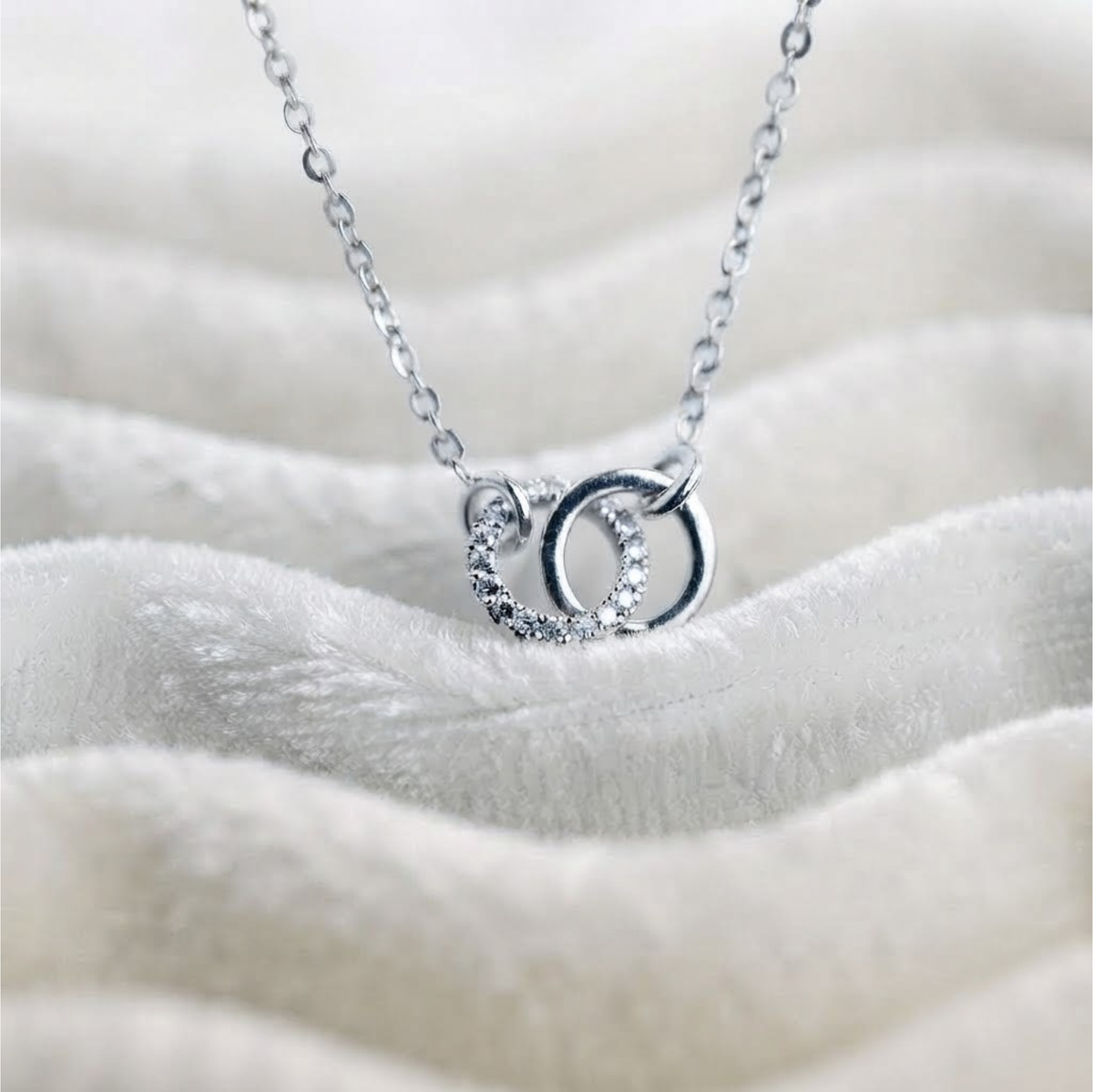 Diamond Intertwined Circle Necklace