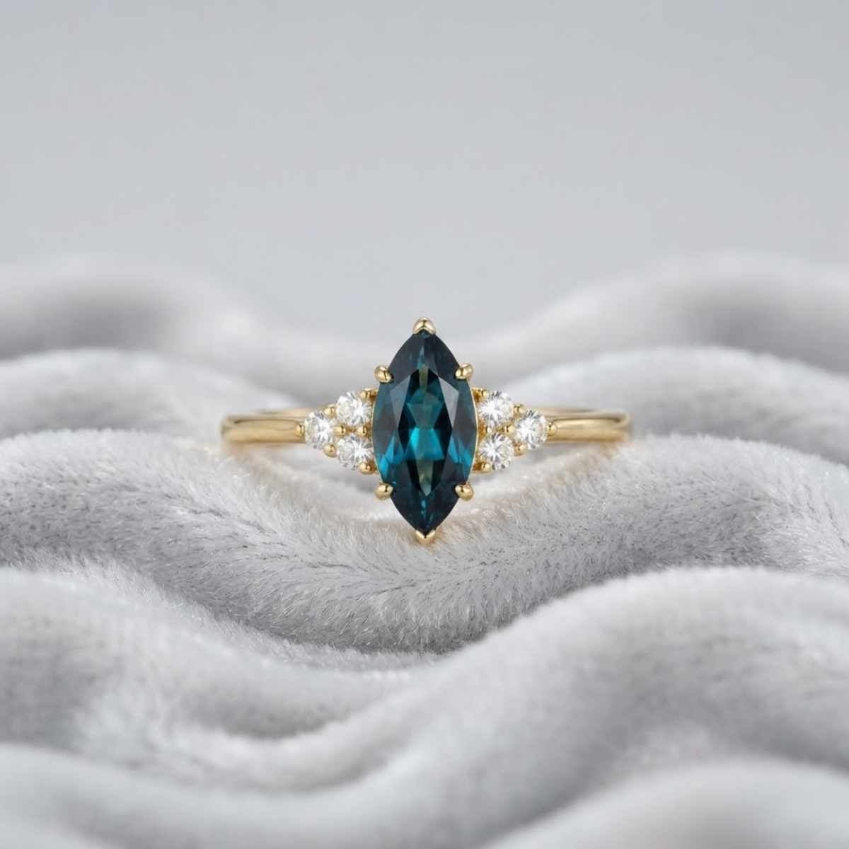 14K Jubiläums-Brautring, 0,58 Karat Marquise-Schliff London Blue Topas Verlobungsring
