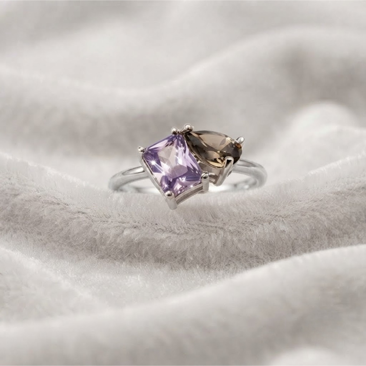 14K Smaragd- & Tropfenschliff Geburtssteinring | 1.00 CT Personalisierter Toi et Moi Edelsteinring