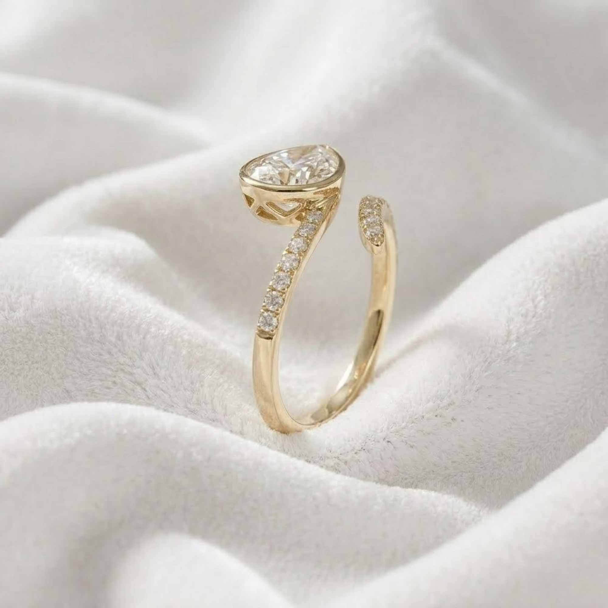 14K Gold Pear Shape Lab Grown Diamond Engagement Ring