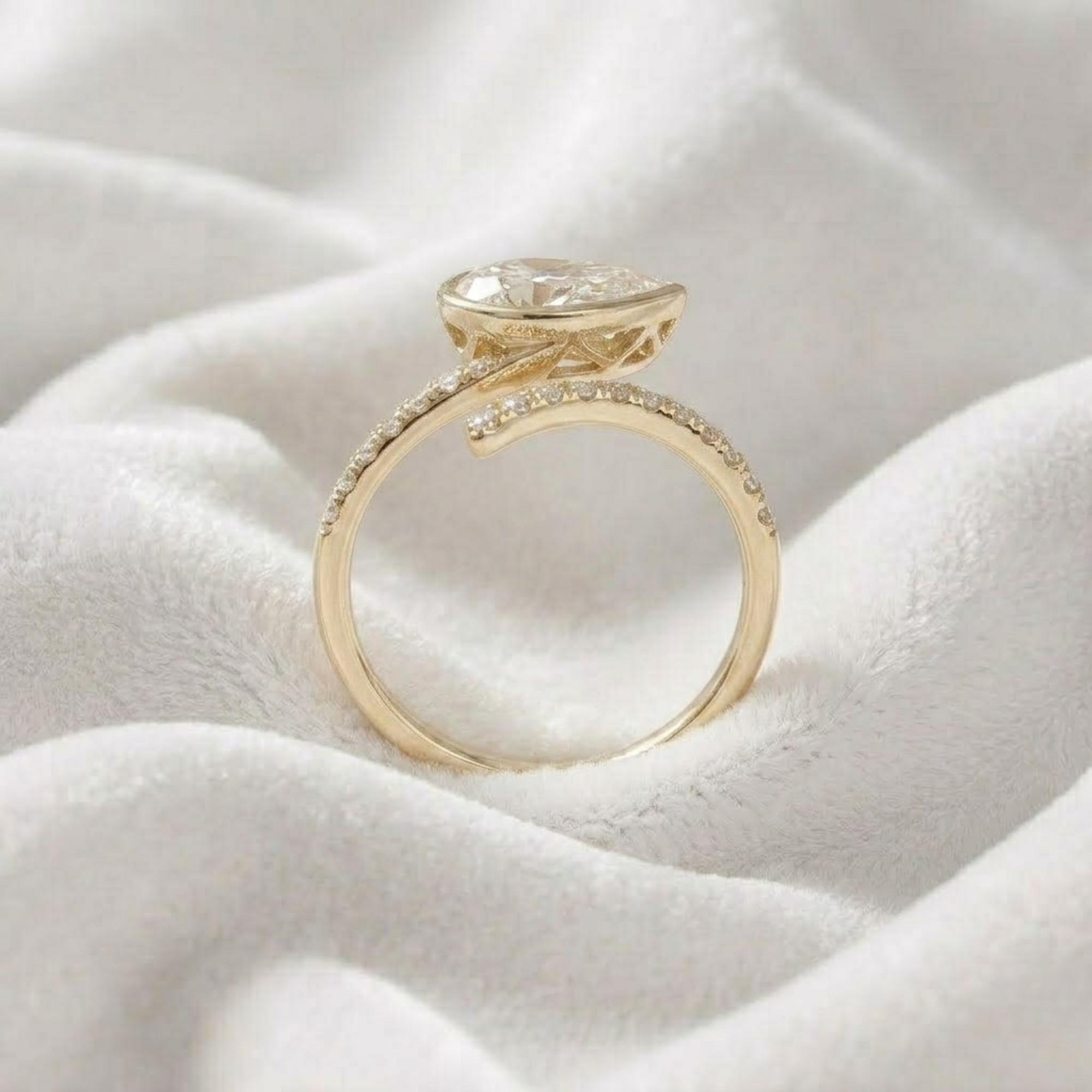 14K Gold Pear Shape Lab Grown Diamond Engagement Ring