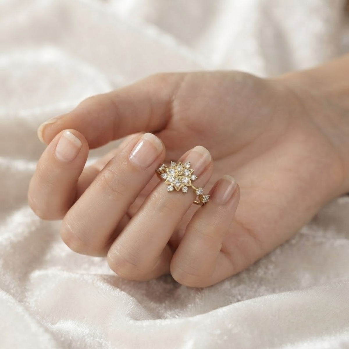 Minimalist Snow Flower Cluster Ring