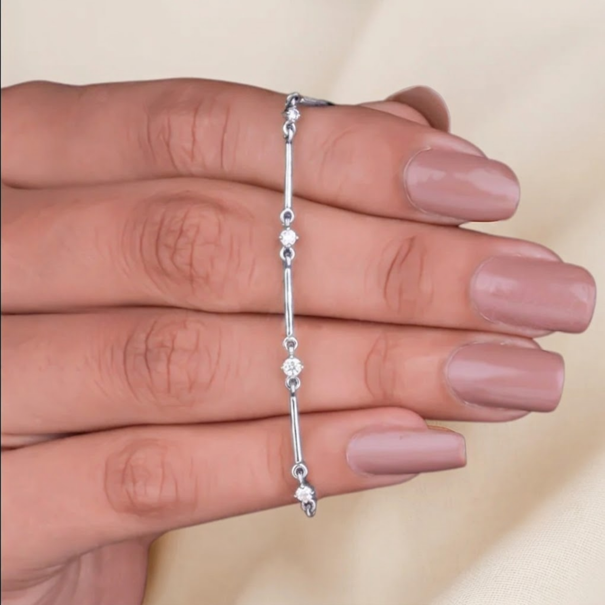 Round Graduated Diamond Link Bracelet