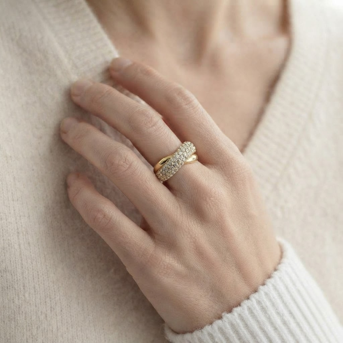 Natural Diamond Swirl Ring