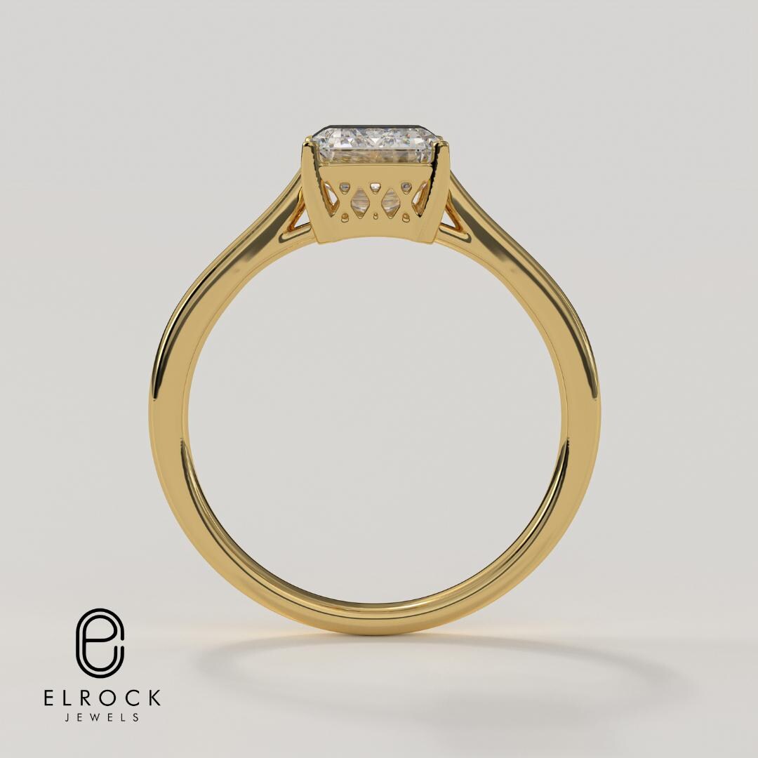 14K Gold 4 Cara Emerald Cut Diamond Solitaire Engagement Ring