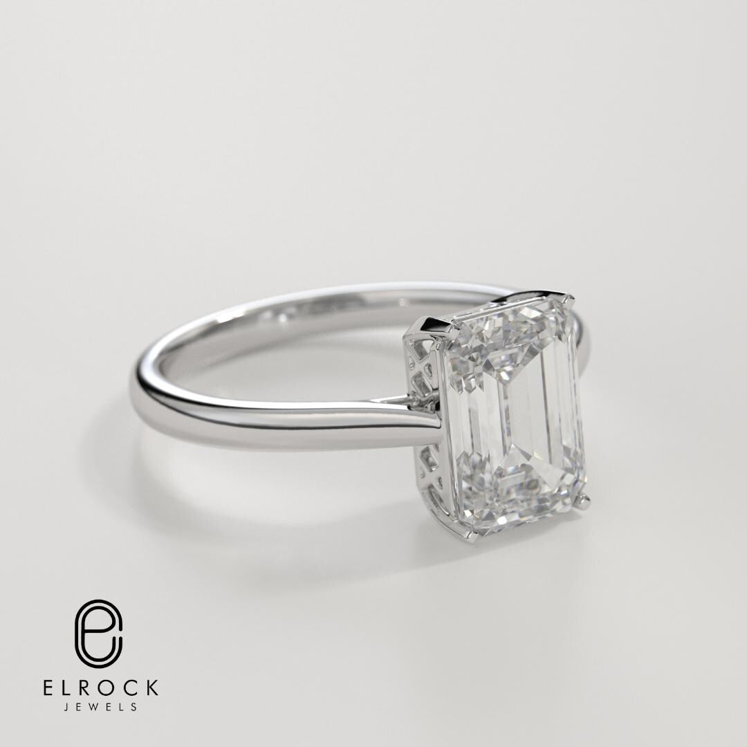 14K Gold 4 Cara Emerald Cut Diamond Solitaire Engagement Ring