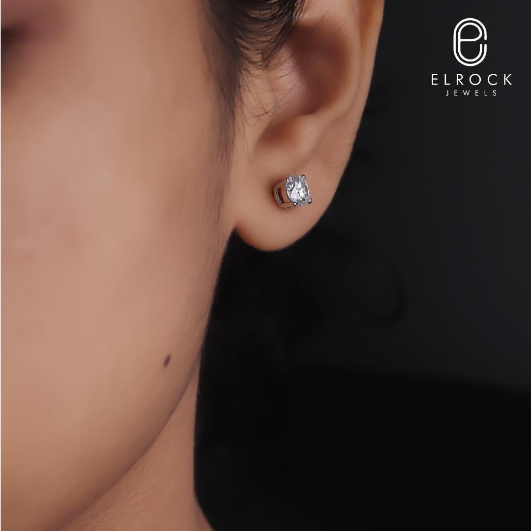 Round Diamond Earring