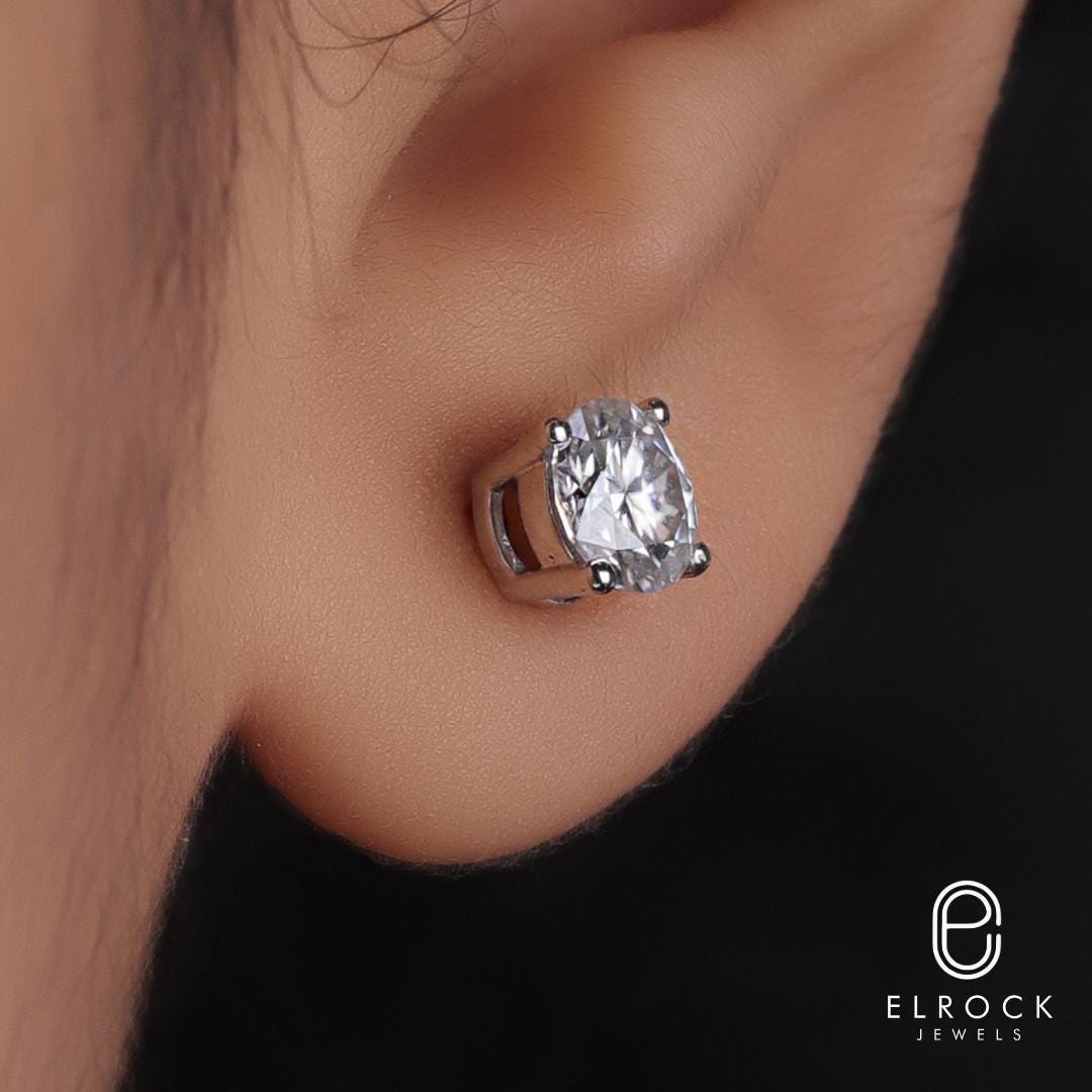 Round Diamond Earring