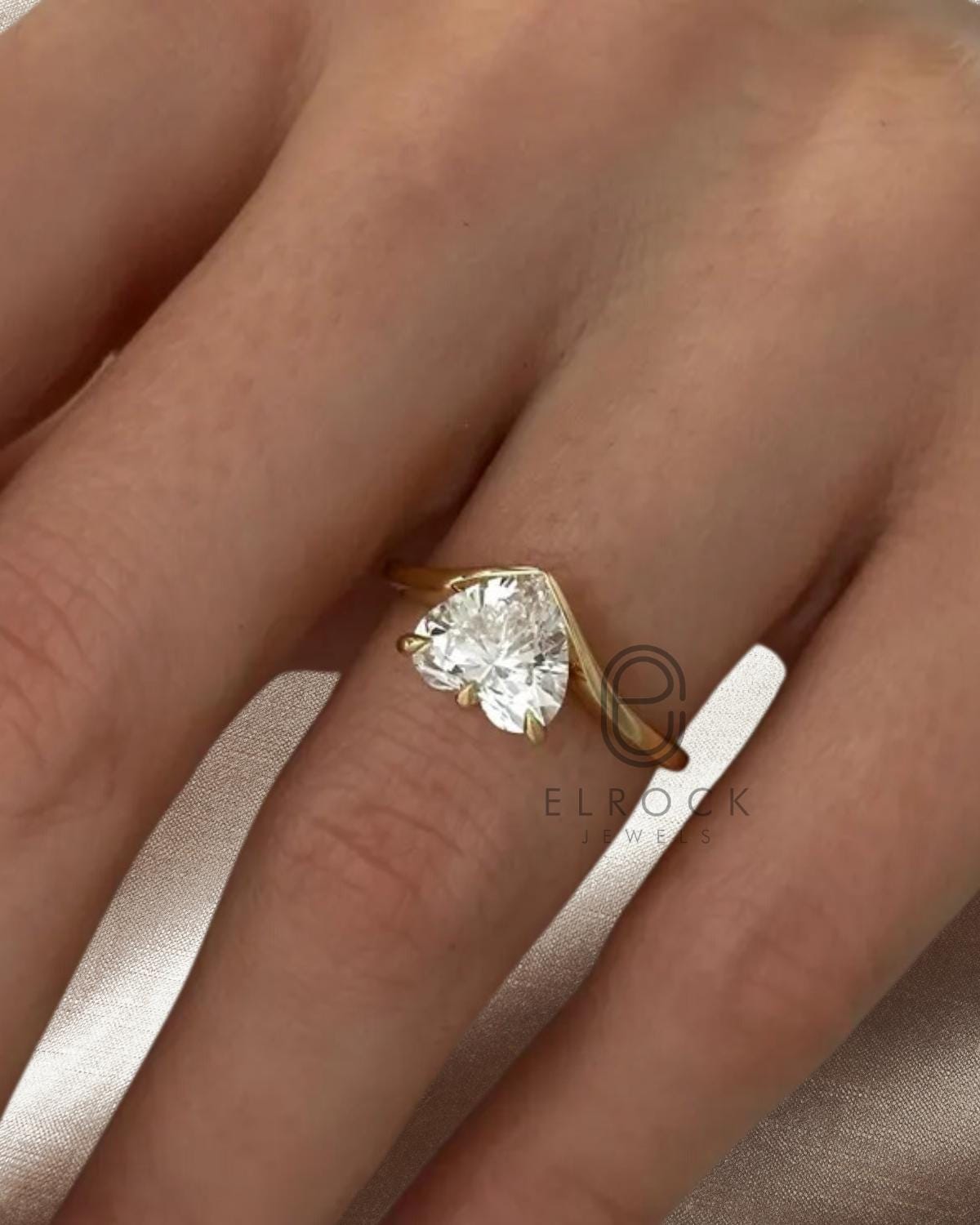 14K Gold 2 Carat Heart Shape Unique Solitaire Ring
