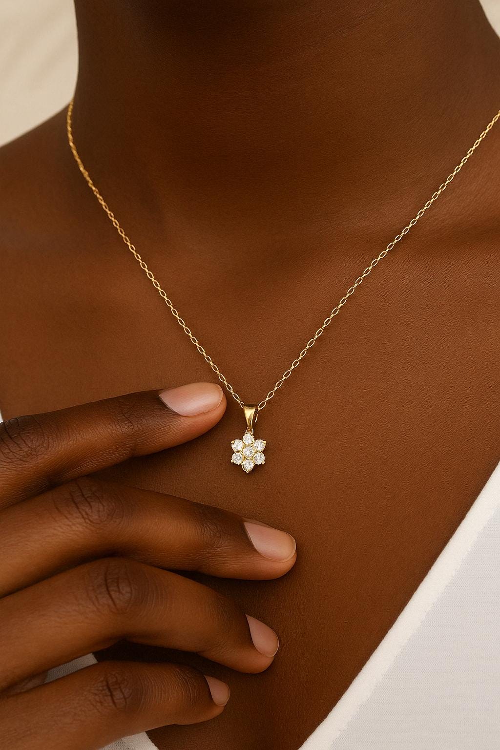 Gold Diamond Flower Necklace in 14K Gold for Woman/ Diamond Flower Pendant/ The Mom/ Gifts for Her/ Mothers Day Gift/ Birthday Gifts for Her