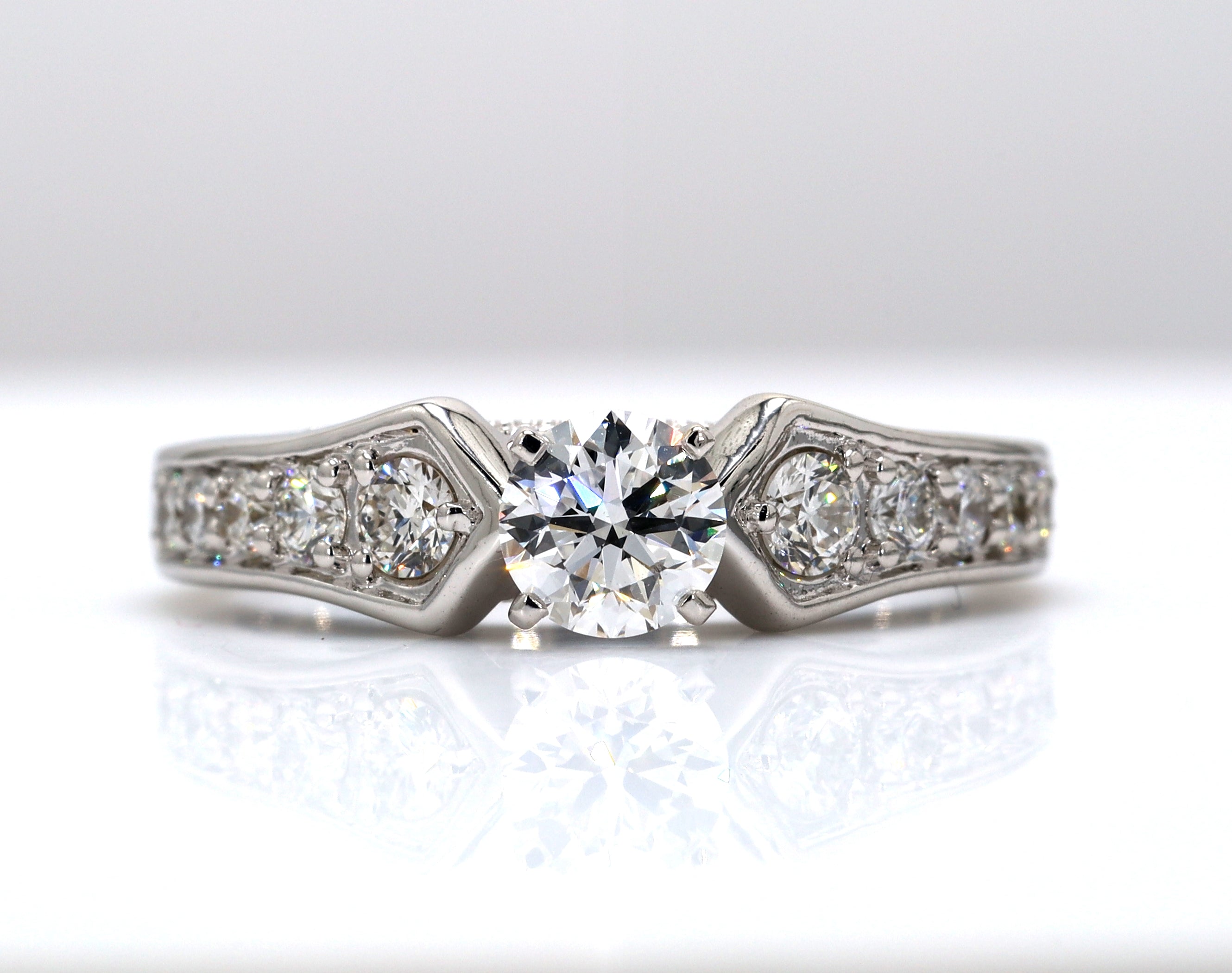 14K White Gold Round Shape with Side Stones Engagement Ring